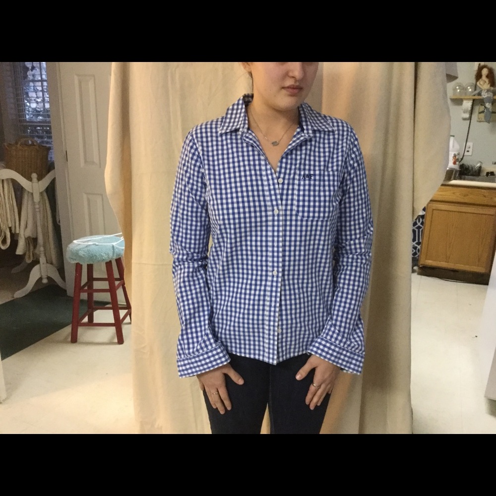 Button down - Picture 2 of 2
